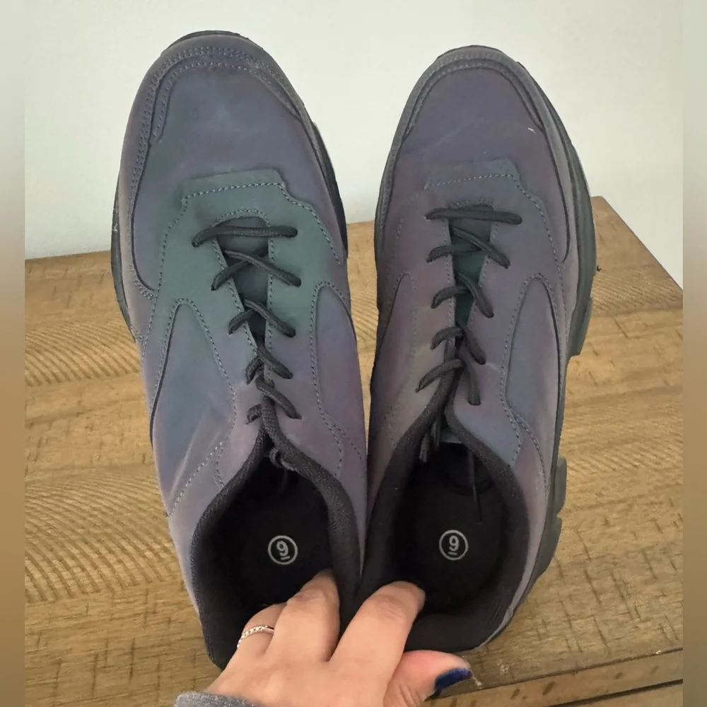 🌈 Holographic Women's Sneakers - size 9 - Picture 16 of 17
